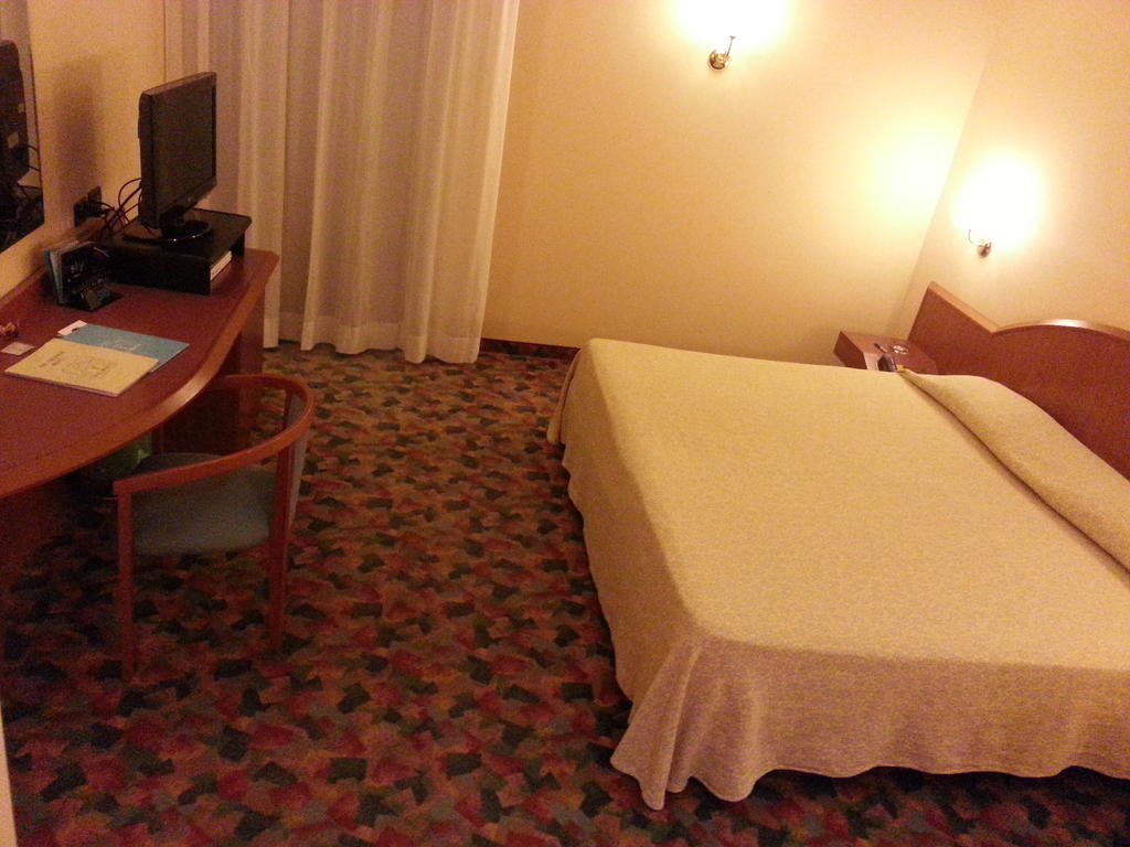 Hotel Persico'S San Giovanni in Persiceto Rum bild